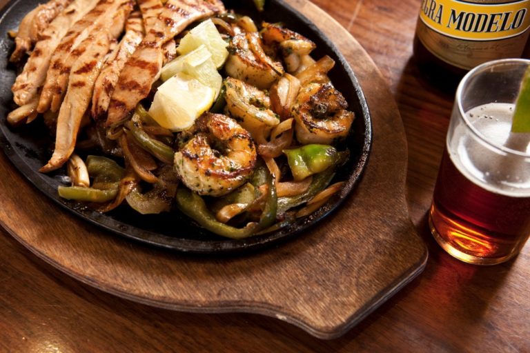 shrimp and chicken fajitas 1 768x512