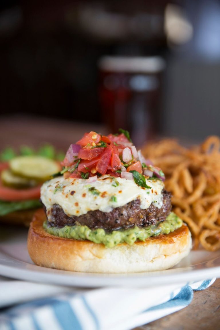 amontillado burger guacamole 1 768x1152